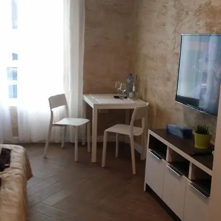 Luxury Apartment *